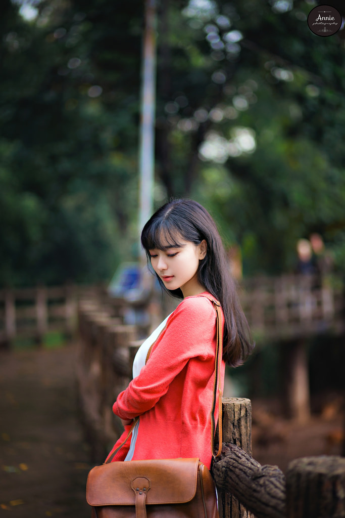 双乳奶水饱满少妇呻吟蝴蝶